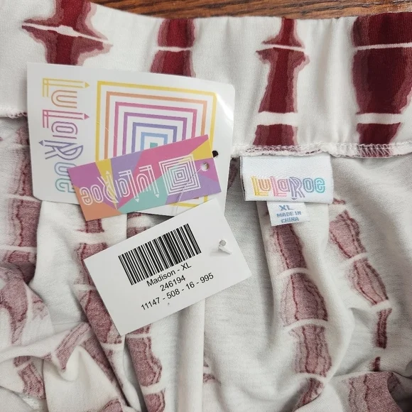 LuLaRoe NWT red and white skirt size XL with pockets - Picture 5 of 7